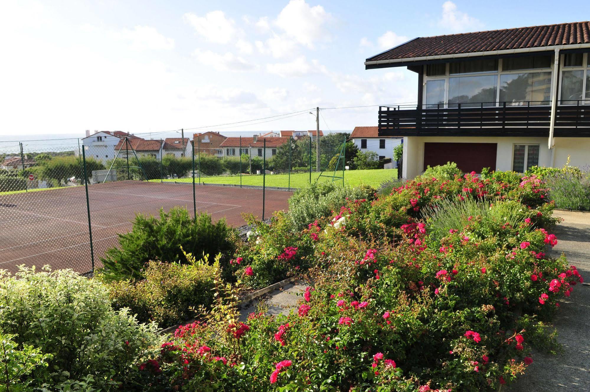 Village Vacances Azureva Anglet Bagian luar foto
