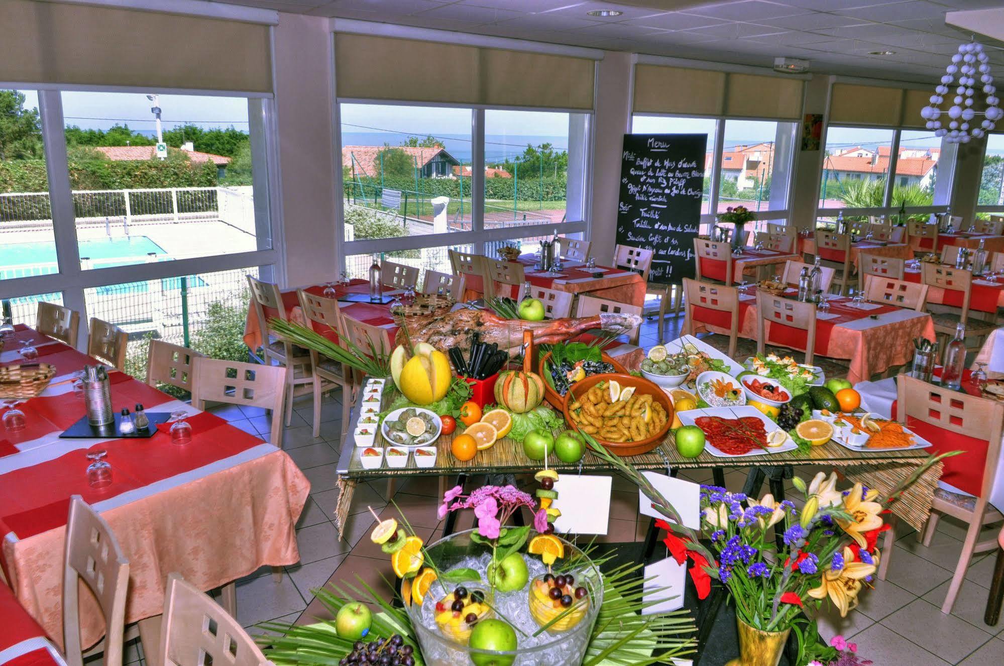 Village Vacances Azureva Anglet Bagian luar foto